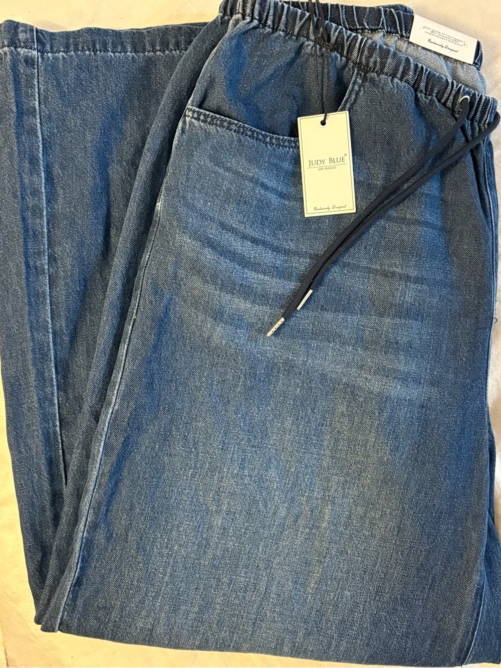 Judy Blue Women's High Rise Featherweight
Wide Leg Palazzo Jean (New with tags) - Picture 6 of 7